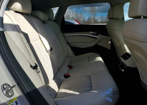 2019 Audi E-Tron Prestige из США, поврежденный, VIN WA1VABGE6KB014759